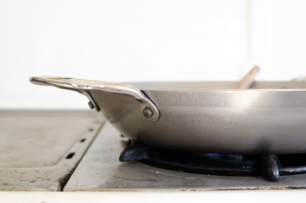 Mineral B Round Roasting Pan